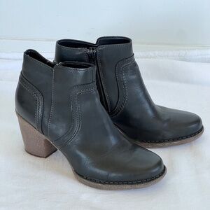 Clarks Carleta Paris  Black Leather Boots | size 10M